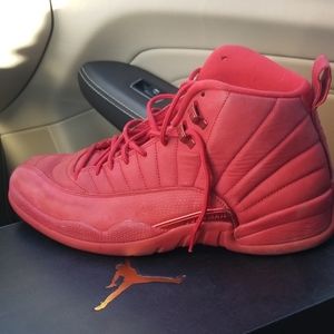 JORDAN 12 RETRO....RED.